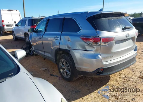 2015 Toyota Highlander Xle z USA, uszkodzony, nr VIN 5TDJKRFH7FS206924